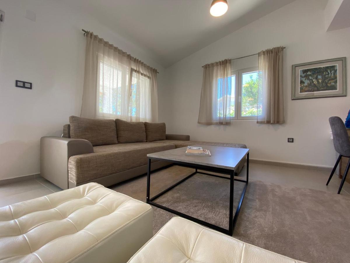 Holiday House Laura Вир Экстерьер фото