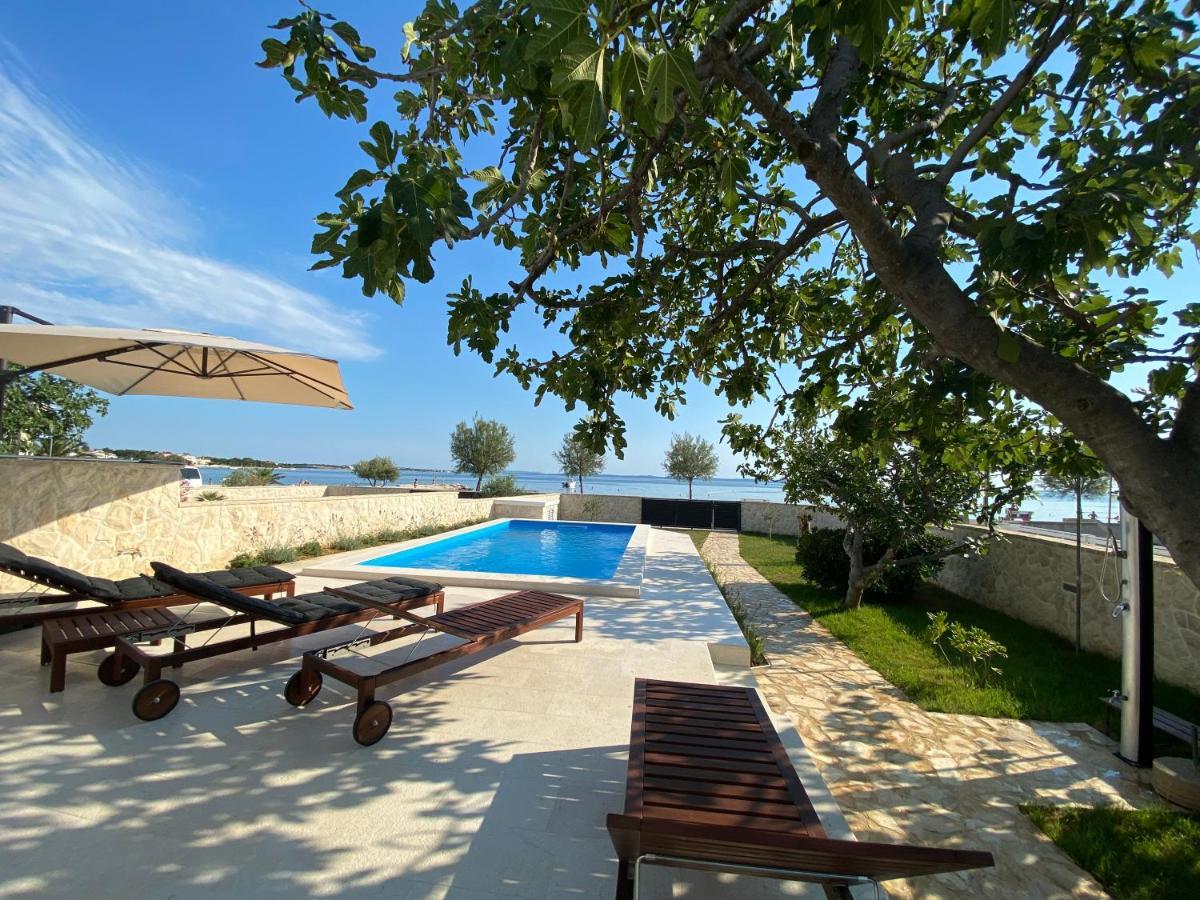 Holiday House Laura Вир Экстерьер фото