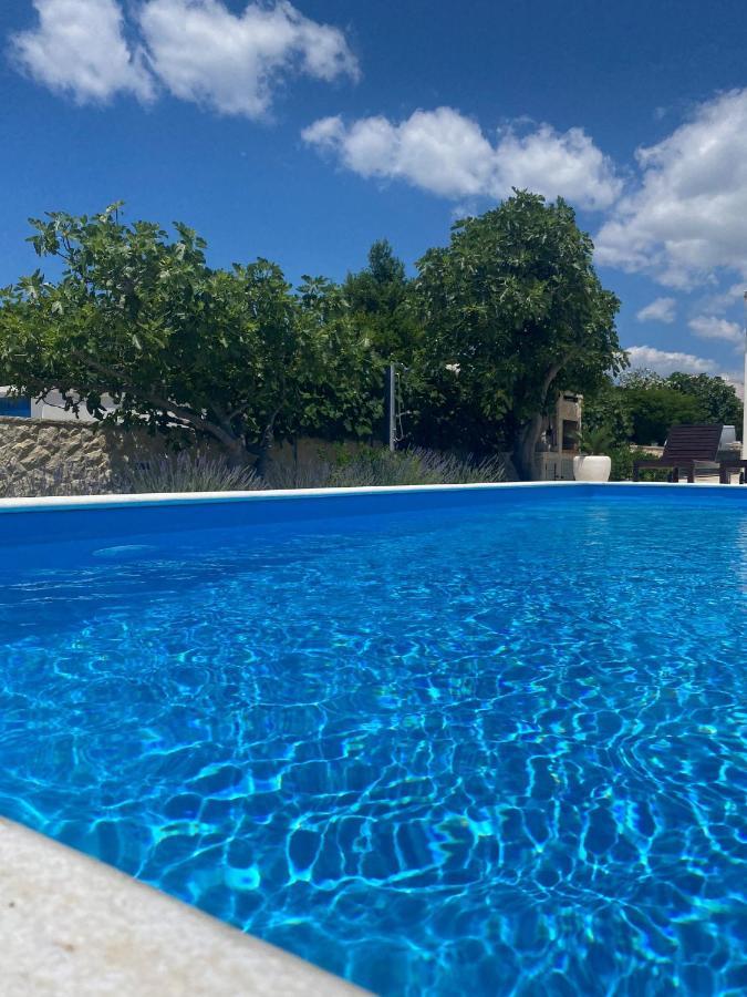 Holiday House Laura Вир Экстерьер фото